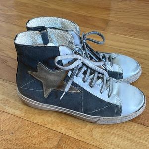 Piranha Sport size 39 distressed high tops